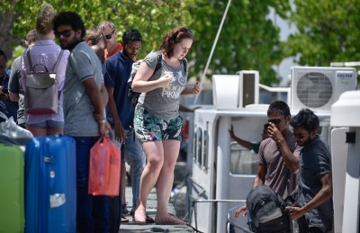 ރާއްޖޭގެ ރަށްވެހިކަން ބޭރު މީހުންނަށް ލިބޭ ފުރިހަމަ ގާނޫނެއް ބޭނުންވޭ: އާޒިމް