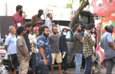 ޔޯގާ ހަރަކާތުގެ ހަމަނުޖެހުމުގެ ފޮޓޯ އާއި ވީޑިއޯ ހިއްސާކުރަން ފުލުހުން އެދިއްޖެ