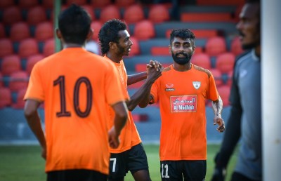 ރިޒޭގެ ހެޓްރިކާ އެކު އީގަލްސް އަށް ފަސޭހަ މޮޅެއް