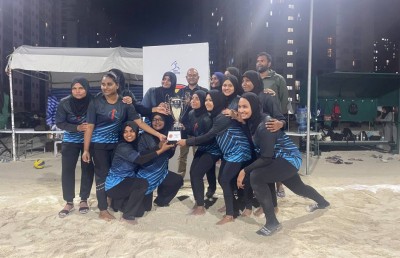 ފައިގަތަޅާ މުބާރާތުގެ ޗެމްޕިއަނުންނަކީ އައިޔޫއެމްއެސްޔޫ އާއި ކަސްޓަމް