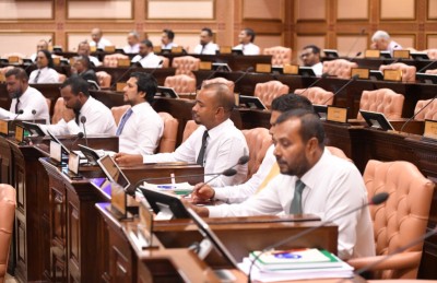 މެމްބަރުންނަށް އިމްތިޔާޒާއި ބާރު ތަންމިނަށް ދީގެން ތިބެންވީތަ؟