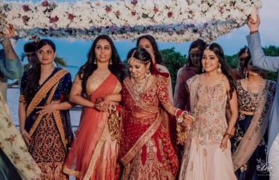 ރިސޯޓް އެއްކޮށް ބުކް ކޮށްގެން އިންޑިޔާގެ ކައިވެއްޏެއް!