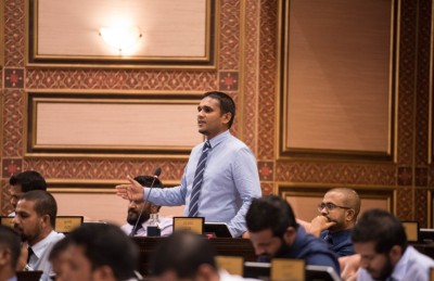 މެމްބަރުންގެ ރުޅި ލުތުފީ އަށް، ދިފާއު ކުރެއްވީ އިމްރާން!