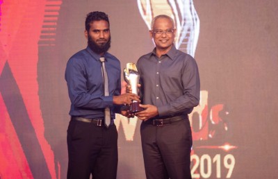 އެންމެ މޮޅު ފުޓްބޯޅަ ކުޅުންތެރިޔާގެ މަގާމް ދަގަނޑޭ އަށް ހަ ވަނަ ފަހަރަށް!