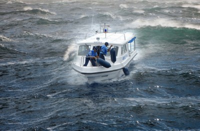 ކެނޯއެއްގައި ދަތުރުކުރި ދެ މީހަކު ގެއްލިގެން ހޯދަނީ