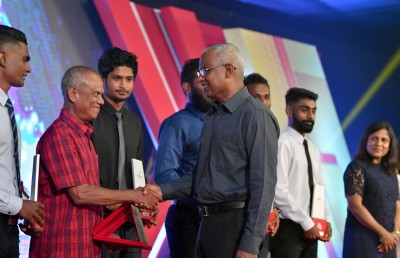 "ޒާހިރު ނަސީރު އެވޯޑް" ހިޔަލީ ރަޝީދަށް