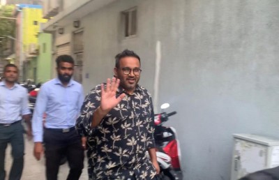 އަދީބު ހައްޔަރުކޮށްގެން ދޫނިދު އަށް ގެންގޮސްފި