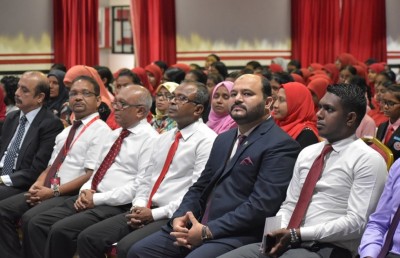 ޕާކިސްތާނު އެމްބަސީން އިސްކަންދަރު ސްކޫލަށް 1.3 މިލިއަން ރުފިޔާގެ ތަކެތި ހަދިޔާކޮށްފިި