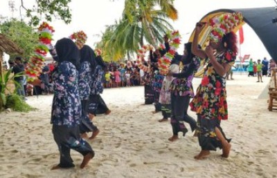 ކުލަ ގަދަ ހަރަކާތްތަކާ އެކު ޒުވާނުންގެ ދުވަސް ފާހަގަ ކުރަން ފަށައިފި