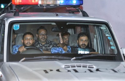 އަދީބުގެ އިއުތިރާފާ އެކު ހިޔާނާތުގެ ބައިވެރިންނަށް ގުޑުން!