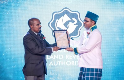 މީރާގެ ވެރިން ވަކިކުރުމުގެ ބާރު ރައްޔިތުންގެ މަޖިލީހަށް ދެނީ