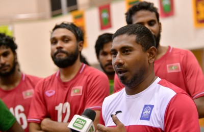 ވޮލީ ޓީމަށް ލިބުނު ސަޕޯޓުން ކޯޗަށް ހިތްހަމަޖެހުން