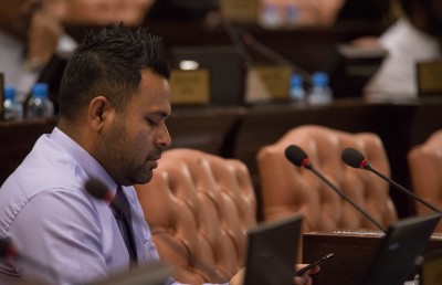 މަސްވެރިކަމުގެ ބިލަކީ މަސްވެރިންނާއި މަޖިލިހަށް ކުރި މަލާމާތެއް: ޝިޔާމް