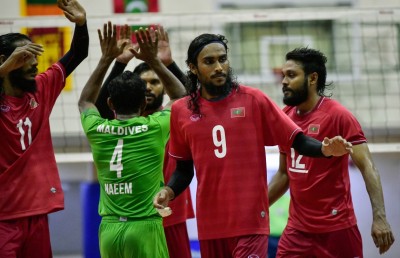 ޓީމެއްގެ ގޮތުގައި ރާއްޖޭން ތަފާތު ދައްކާނެ: ލޯންގޭ