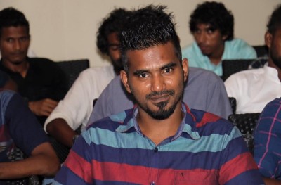 ދުނިޔޭގެ އިސް ސަފަށް ދަގަނޑޭ އެރިޔަނުދީ ހިފެހެއްޓިފައި؟!