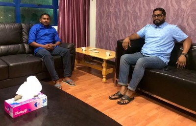 ޒައިތޫނި ފަތްކޯޅިއެއް ހިއްޕަވައިގެން މިނިސްޓަރު، ބައްސާމްގެ އަރިހަށް