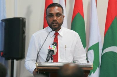 ކޯޓުން ބޭރުގައި ހެކިވެރިޔާ ރައްދު ދިނުމުން އިންސާފަށް ހުރަސްއެޅޭ: ފާއިޒު