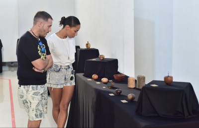 އަޒްމީގެ ހަނދާނުގައި އޭނާގެ ފުރިހަމަ މަސައްކަތްތައް