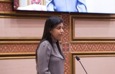އަންހެނުންނަށް ފުރުސަތު ހޯދައިދޭން މަޖިލިސް އެކީގައި ތެދުވަން ޖެހޭ: ރޮޒެއިނާ