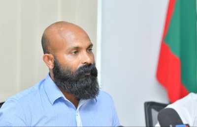 ބޮޑީބިލްޑިން އަށް ބިދޭސީ ކޯޗެއް