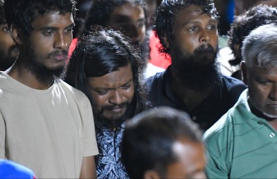 ހިނދުކޮޅެއްގެ ތެރޭގައި މުޅި އާއިލާ ގެއްލި އެކަނިވެރިވެފައި!