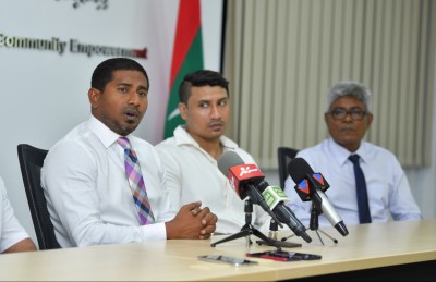 ބޮޑީބިލްޑިން އަށް ބިދޭސީ ކޯޗެއް