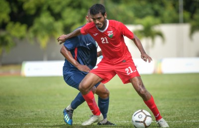 އާއިލާ މެމްބަރުންގެ މަރާ އެކު، އިއްބެ ގައުމީ ކޭމްޕް ދޫކޮށް ރާއްޖެ އަށް