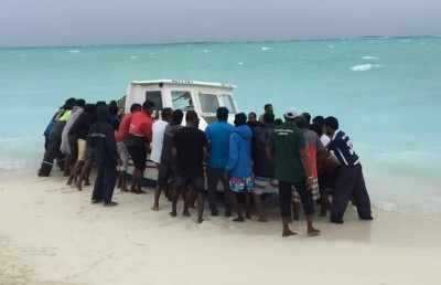 ބަޔަކަށް ރޭކާލީ ވެސް ދަތުރުވެރިޔަކު ކުރި ކޯލަކުން!