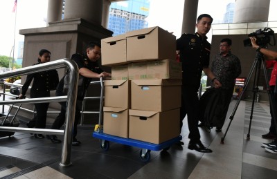 ނަޖީބު މަސައްކަތް ކުރީ އަމިއްލަ އަށް މުއްސަނދިވާން: ޕްރޮސެކިއުޓާ