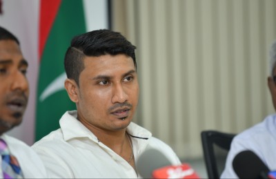 ބޮޑީބިލްޑިން އަށް ބިދޭސީ ކޯޗެއް