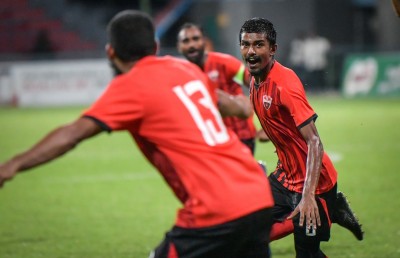 އައިސަމް ފުރުސަތުގެ ބޭނުން ހިފައިފި