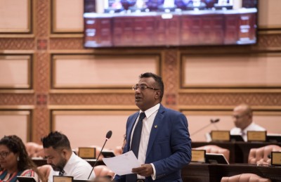 ޔާމީން، ރައްޔިތުން ހެދީ "ނަޖިހަށް"، އެއީ އަނިޔާވެރިއެއް: ޖާބިރު