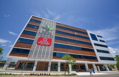 ޓްރީޓޮޕްގެ މުވައްޒަފުންތަކެއް ކާނާ ވިހަވި މައްސަލައެއް ބަލަނީ