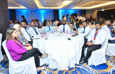 ޓޫރިޒަމް ދުވަސް ފާހަގަކުރަން ދުނިޔޭގެ ރެކޯޑެއް ހަދަނީ