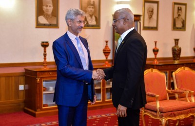 ރައީސް، އިންޑިއާގެ ފޮރިން މިނިސްޓަރާ ބައްދަލުކުރައްވައިފި