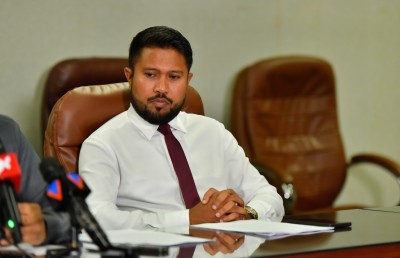 ޕީއެސްގެ މަގާމުން މުސްއަބް ވަކިކޮށްފި