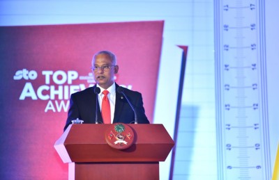 ދަރިވަރުން ކުރިއަށްދާނެ ދާއިރާއެއް އިހްތިޔާރު ކުރުމުގައި މަޖުބޫރުކޮށްގެން ނުވާނެ: ރައީސް
