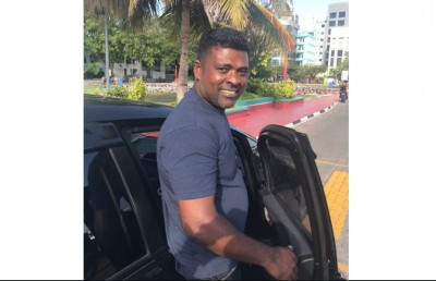 ޗައިނާގެ ޒުވާނެއްގެ ހާއްސަ ޝުކުރު ދިވެހި ޑްރައިވަރަކަށް