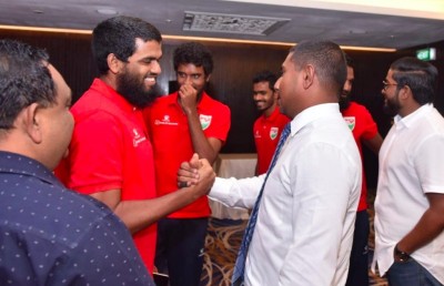 ޗައިނާ އަތުން ބަލިނުވެ ފަރުޖައްސާލައިފި ނަމަ އެއް ލައްކަ ރުފިޔާގެ ބޯނަހެއް
