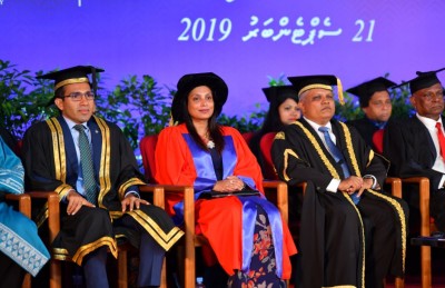 ގައުމީ ޔުނިވަސިޓީން 800 އަށް ވުރެ ގިނަ ދަރިވަރުން ގްރެޖުއޭޓުވެއްޖެ