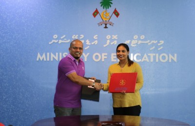 ދެ އިންތިހާބުގައި ބޭނުންކުރި ސްޓޭޝަނަރީތައް އެޑިއުކޭޝަން މިނިސްޓްރީއަށް ހަދިޔާކޮށްފި