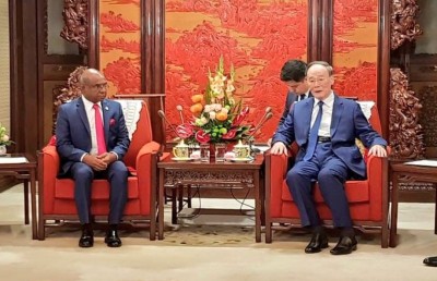 ޝާހިދު، ޗައިނާގެ ނައިބު ރައީސާ ބައްދަލުކުރައްވައިފި