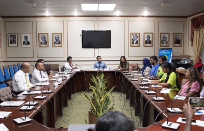 މަޖިލިސް ދޮށުގައި މުޒާހަރާކޮށް، ތިމާވެށީގެ މައްސަލަތައް ހުށަހަޅައިފި