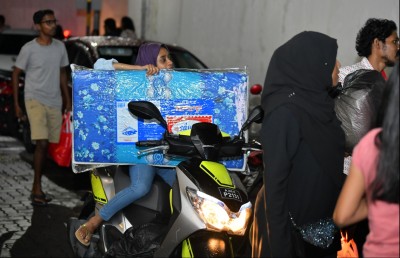 އަލިފާނުގެ ބޮޑު ހާދިސާ: އެކަކު މަރުވެ، އެތައް ގެއެއް އަނދައިހުލި!