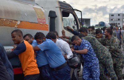 ހަތަރު ބައުޒަރު އަނދައި، ތިން ބައުޒަރަށް ގެއްލުން ލިބުނު: ފުލުހުން