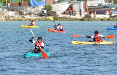 ރާއްޖޭގެ 17 އަތޮޅު ތަމްސީލު ކުރި ކެނޯ ރޭސް ނިންމާލައިފި