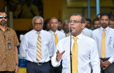 ބްލެކްމެއިލް ރިންގެއް ހިންގައި 43 މީހުންގެ ފޮޓޯ ނެގި ކަމަށް ނަޝީދުގެ ބޮޑު ތުހުމަތެއް!