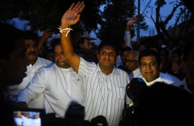 ރަނިލް ފަހަތަށް ޖެހިވަޑައިގެން ރިޔާސީ ޓިކެޓް ސަޖިތަށް