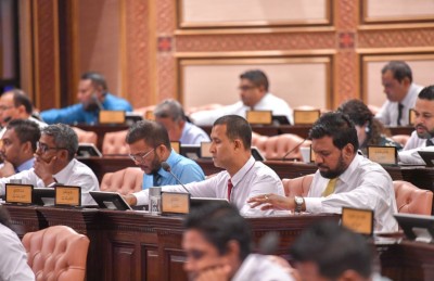 ފުުލުހުންނަށް ބޮޑެތި ބާރުތަކެއް ދީ ޓެރަރިޒަމްގެ ބިލް މަޖިލިހުން ފާސްކޮށްފި
