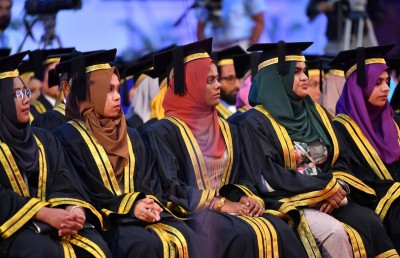 ސްޓޫޑެންޓް ލޯނުގެ އިންޓްރެސްޓް އެއް ޕަސެންޓަށް ކުޑަ ކުރަނީ